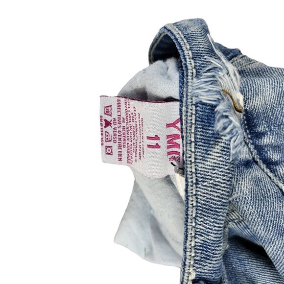 YMI Wanna Betta Butt Low-Rise Distressed Frayed Hem Denim Shorts Size 11 - Picture 7 of 7